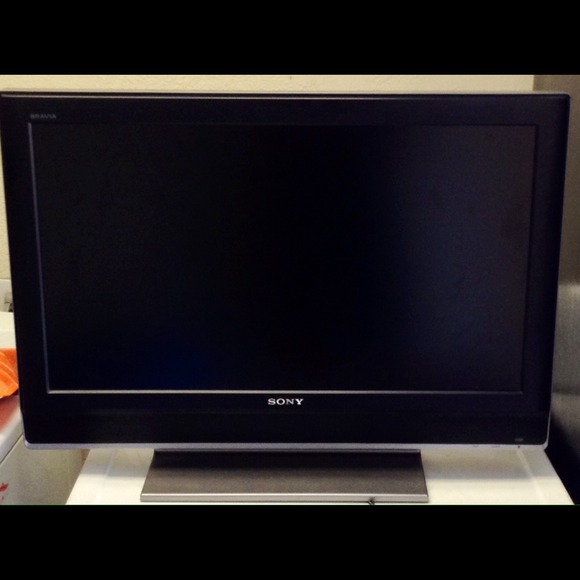 32" LCD Sony Bravia Flatscreen Tv - Picture 1 of 3