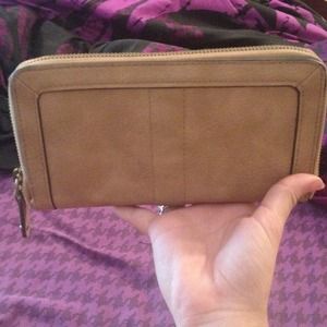 Tan wallet