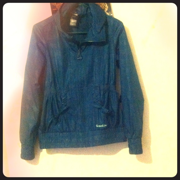 SIZE XS: Women's Northface Fitted Windbreak