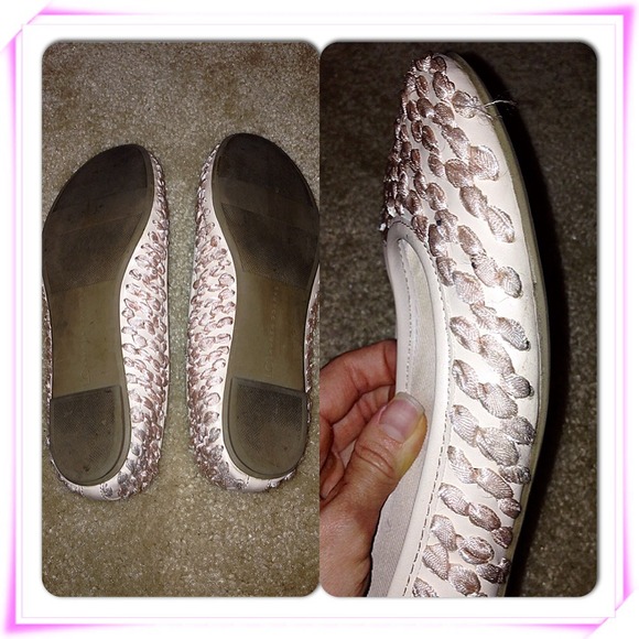 SOLD in Bundle! Light pink LC flats 💗 - Picture 3 of 4