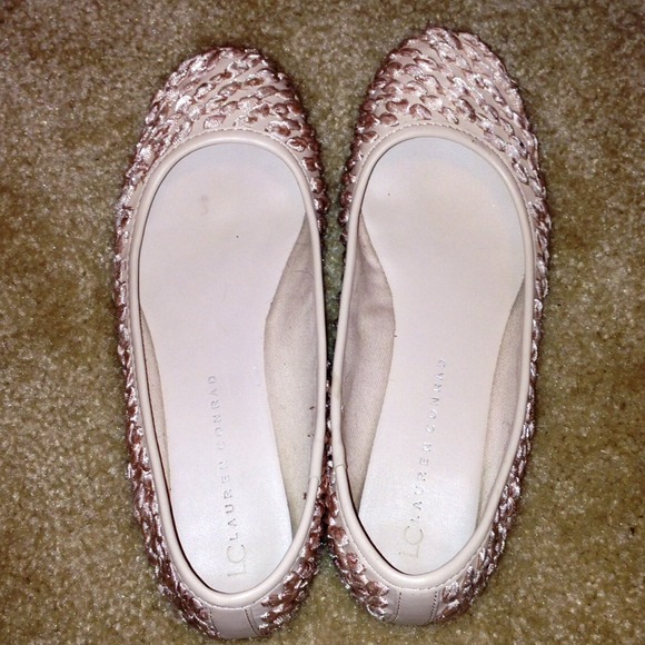 SOLD in Bundle! Light pink LC flats 💗 - Picture 4 of 4