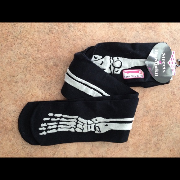 Skeleton Socks - Picture 2 of 2