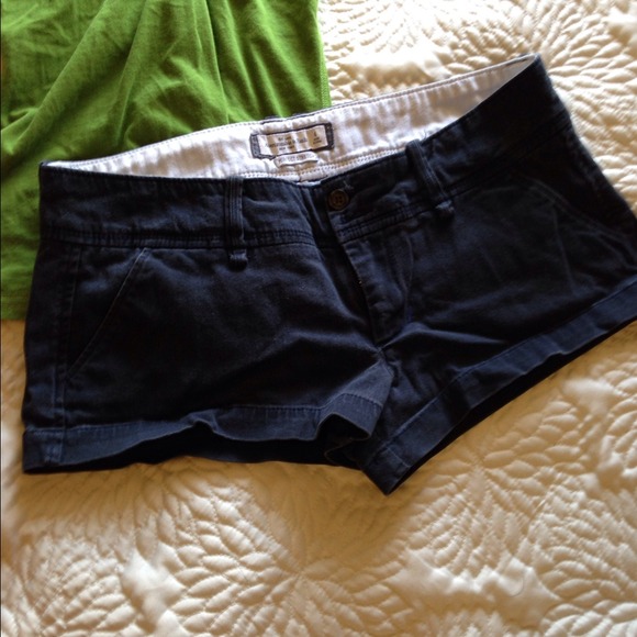 Abercrombie shorts size 4 navy