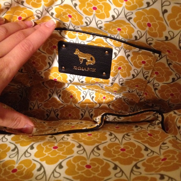 🎉 Host Pick Emma Fox Satchel - Picture 2 of 4