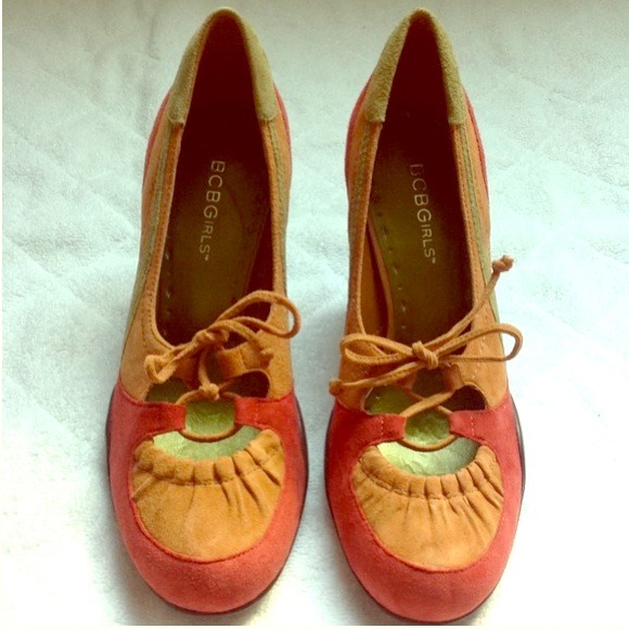 BCBGirls | Suede Tri-Color Pump | Size 7.5