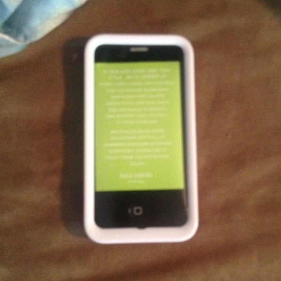 SALE-Kate Spade♠️ NY iPhone 4/4s Hardcase - Picture 4 of 4