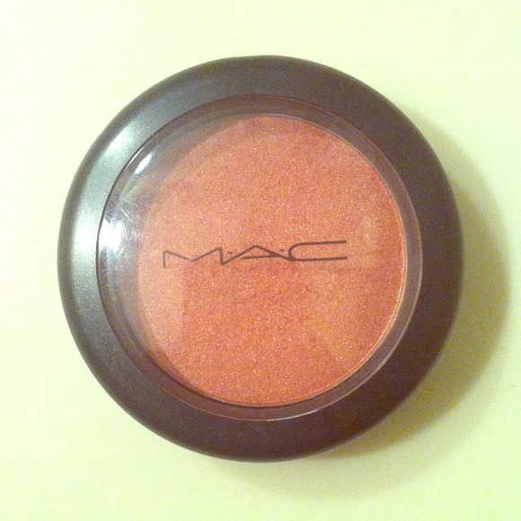 MAC "Peachtwist" Sheertone Shimmer Blush