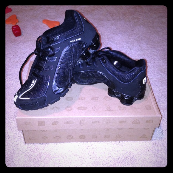 Black Nike Shox with box