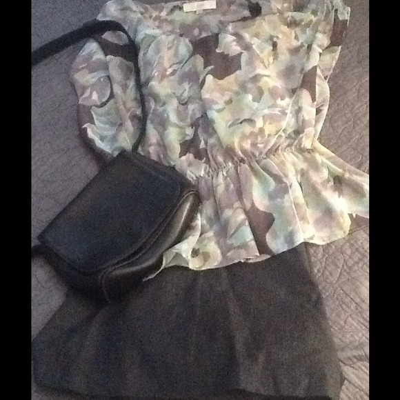 LOFT Tops - LOFT Flirty Top