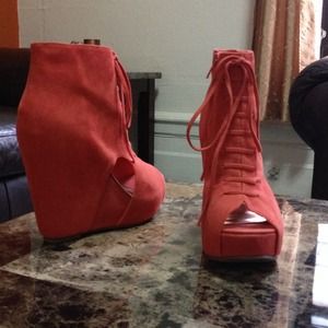 Orange open-cut wedge