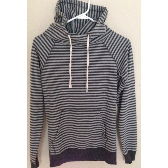 Perfect winter hoodie! ❄️