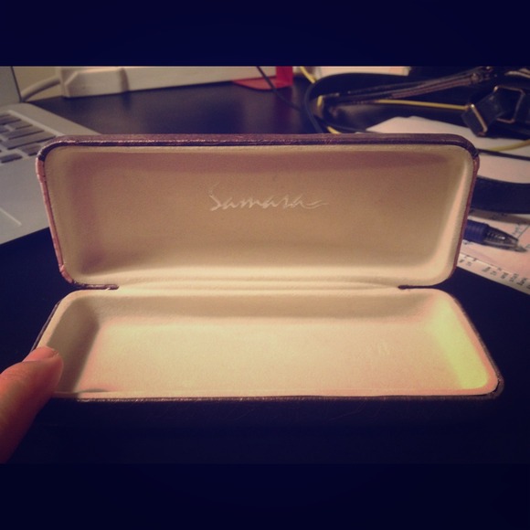 Hard sturdy case for eyeglasses (pink/purple)