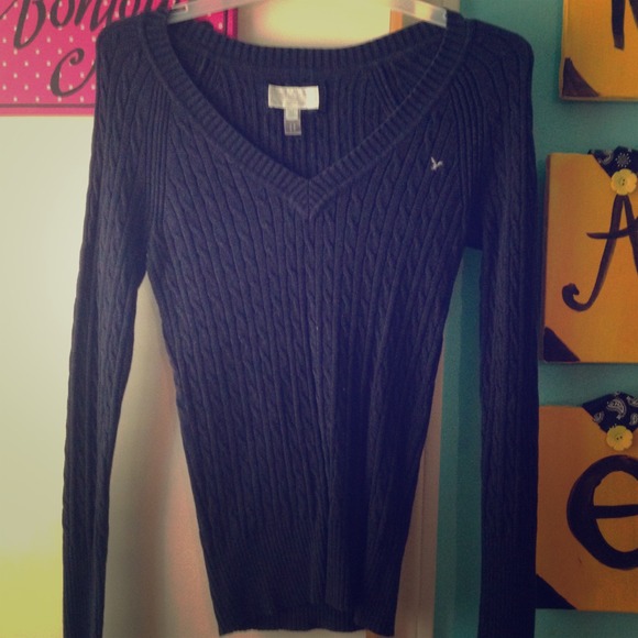 American Eagle navy long sleeve sweater