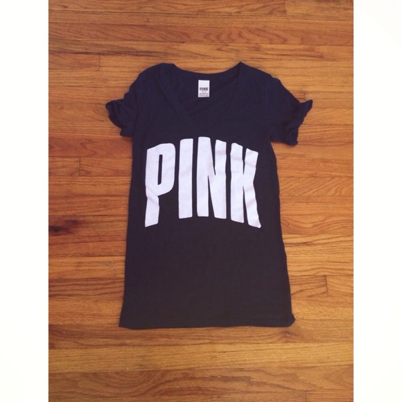 🌺SOLD🌺 PINK VS V-neck Tee