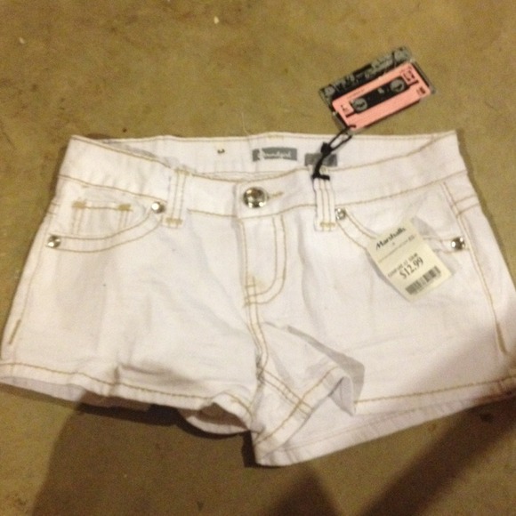 White cut off shorts - Picture 1 of 2