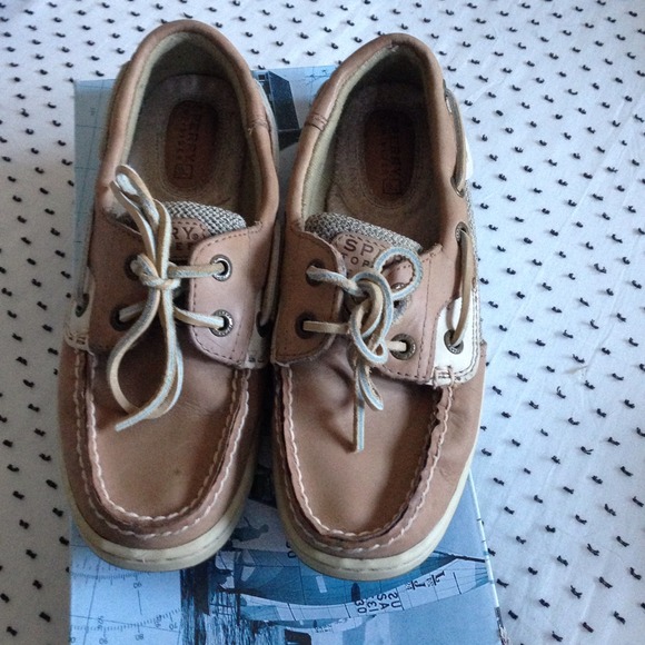 🎉SOLD🎉 Like New Sperrys. Size 5