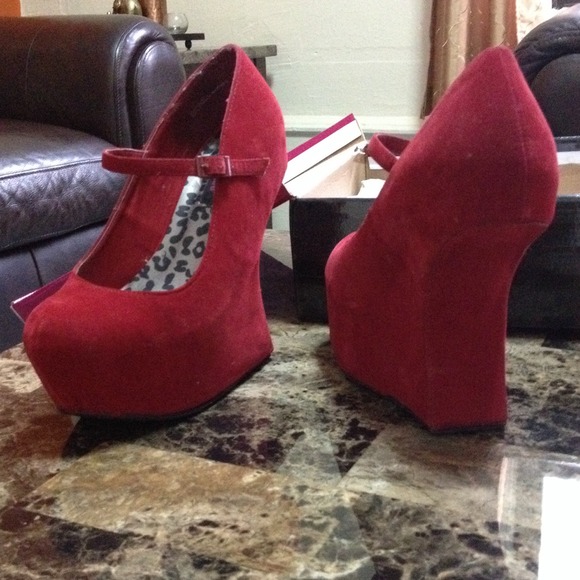 Explicit heels