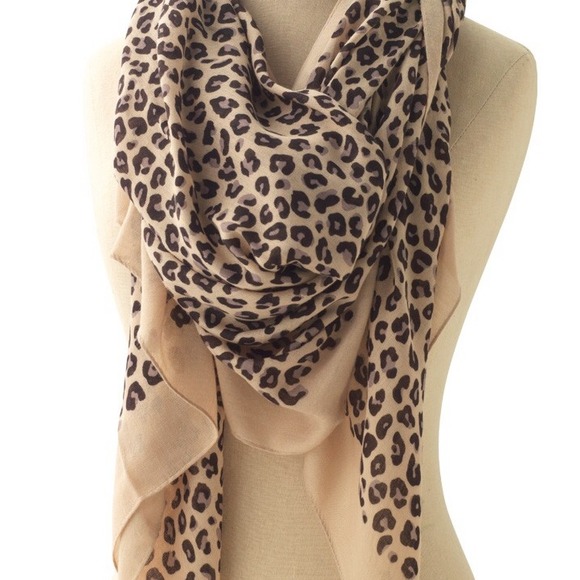 Stella & Dot Retired Leopard Scarf