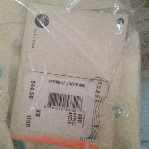 Roxy Spring Up Tank - Picture 2 of 4