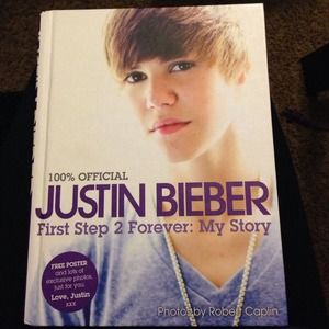 JUSTIN BIEBERS BOOK !