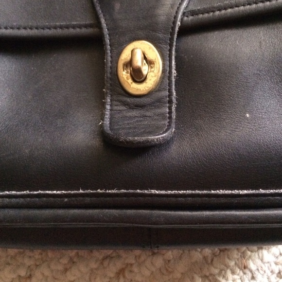 X SOLD X Authentic black Coach messenger bag - Picture 3 of 4