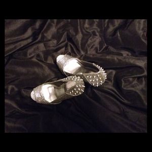 Pewter Glitter Peep Toe Spikes Platforms