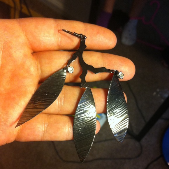 Beautiful Earrings - Picture 2 of 2