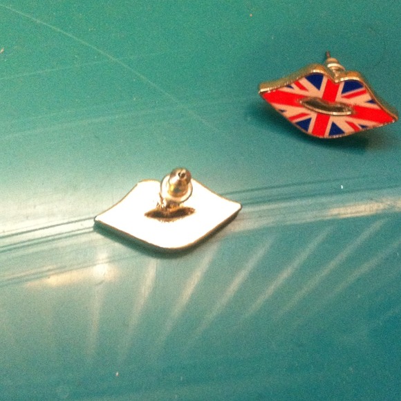 Britain Flag Lip Ear Rings - Picture 3 of 3