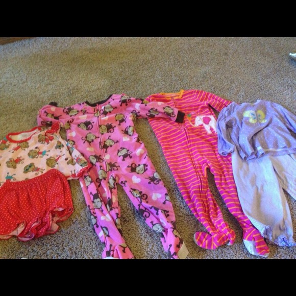 Girls pajamas. Sizes 2t, 3t🚫sold🚫