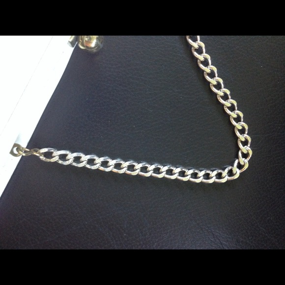 ⚠️LAST CHANCE! Vintage White Clutch/ Handbag - Picture 3 of 4