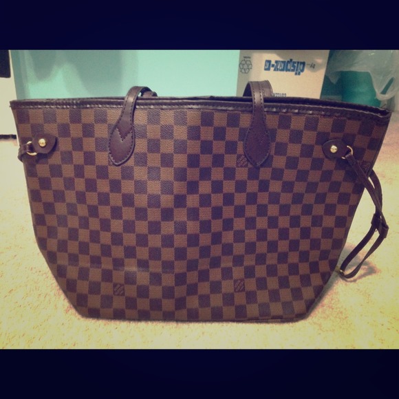 Med Lv neverfull handbag
