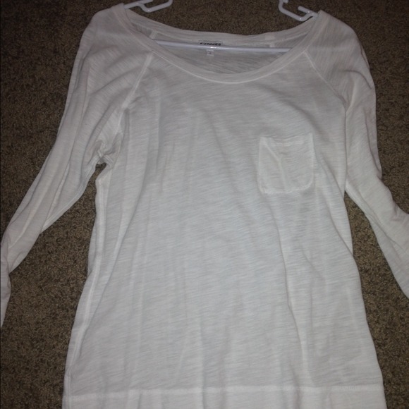 Great Gap white scoop neck shirt