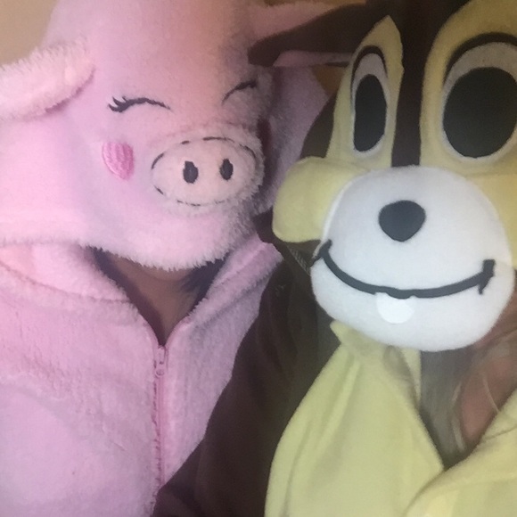 Meet the buyer and seller - Picture 3 of 4