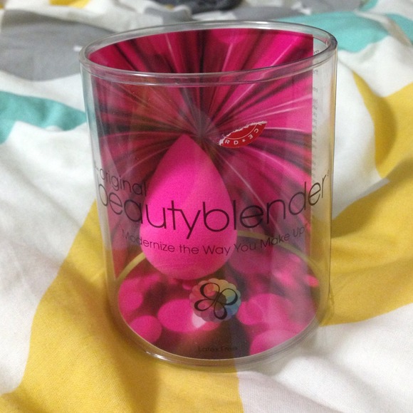 🔴SOLD🔴 Authentic Beauty Blender - Picture 2 of 2