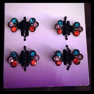 NWT Four small clips for hair