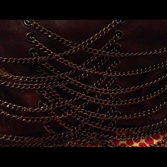 Chains everywhere! Clutch bag - Picture 2 of 3