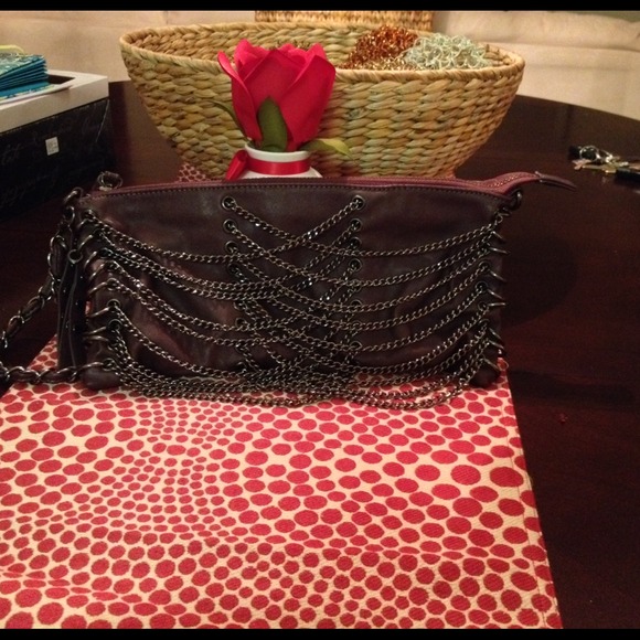 Chains everywhere! Clutch bag - Picture 3 of 3