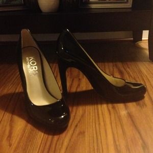 Michael Kors Black Patton Leather pumps