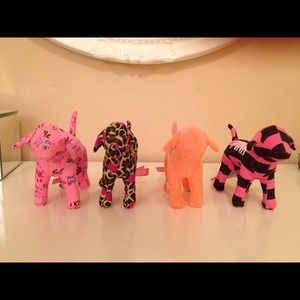 ON HOLD Set of four Victoria Secret Pink dogs