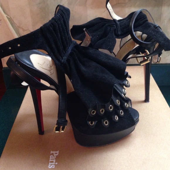 Shoes - Picture 2 of 4