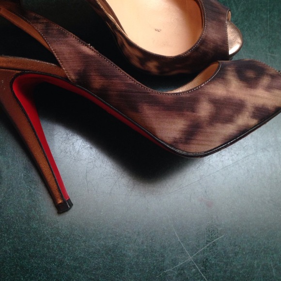 Shoes - Picture 4 of 4