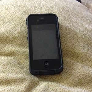 IPhone 4S authentic black lifeproof case