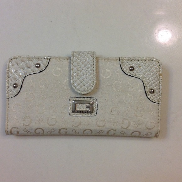 Guess checkbook wallet