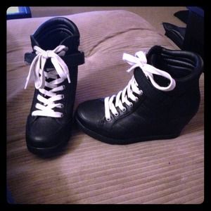 Trendy hidden  wedge sneaker