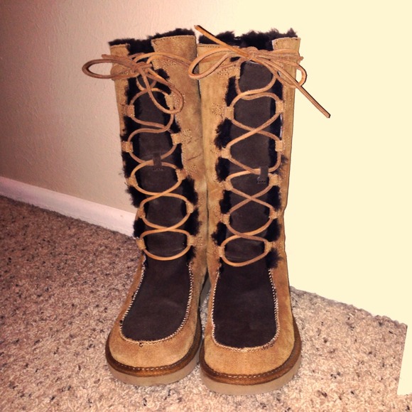 🚫SOLD ON EBAY🚫Ugg Uptown Boots - Picture 2 of 4