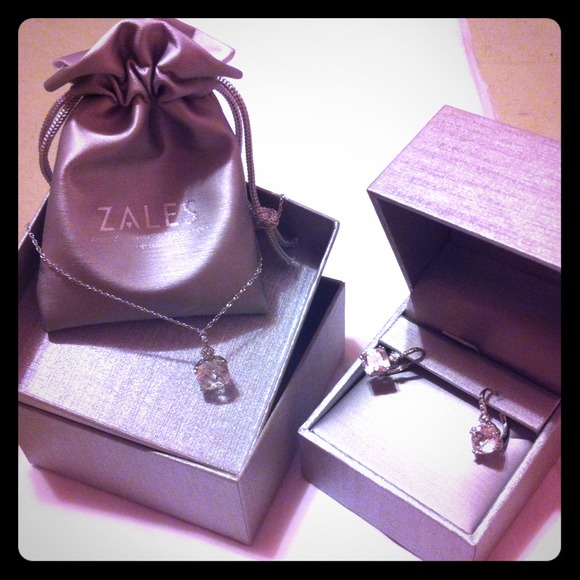 Zales Earrings and Necklace Set (925Silver)