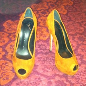 Giuseppe Zanotti Orange/Rust Stiletto Pump. 39.5