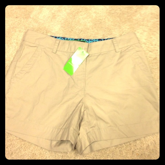 C. Wonder Khaki shorts! New with tags! ❤️❤️