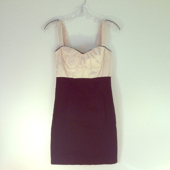 Crème and black cocktail dress