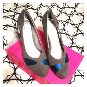 Grey & Turquoise Pumps